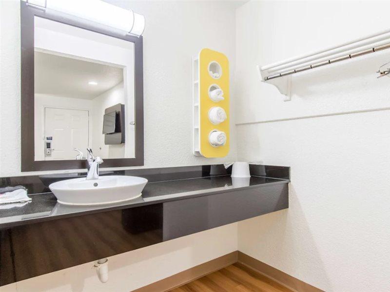 Motel 6 Ontario Airport מראה חיצוני תמונה