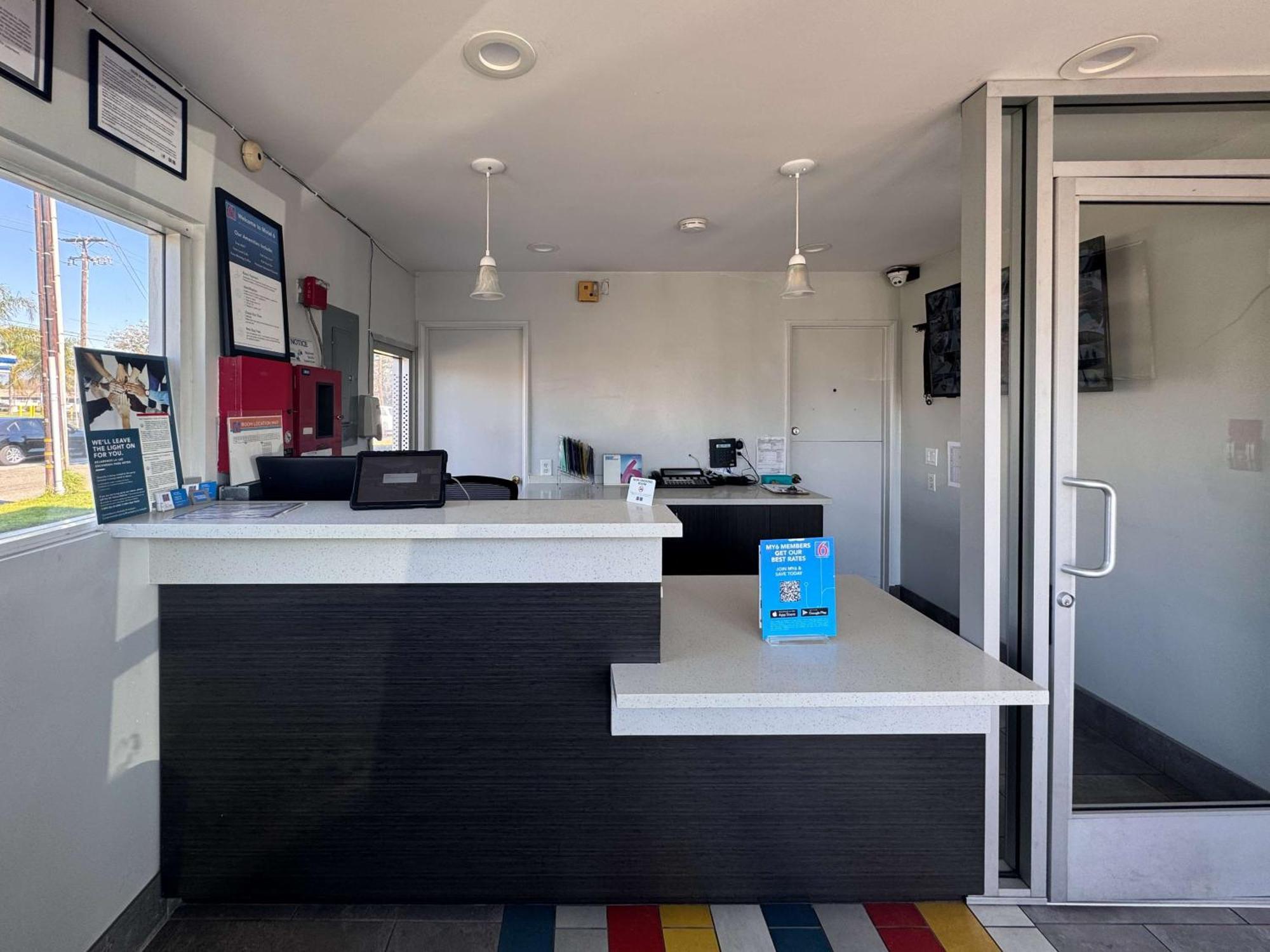 Motel 6 Ontario Airport מראה חיצוני תמונה