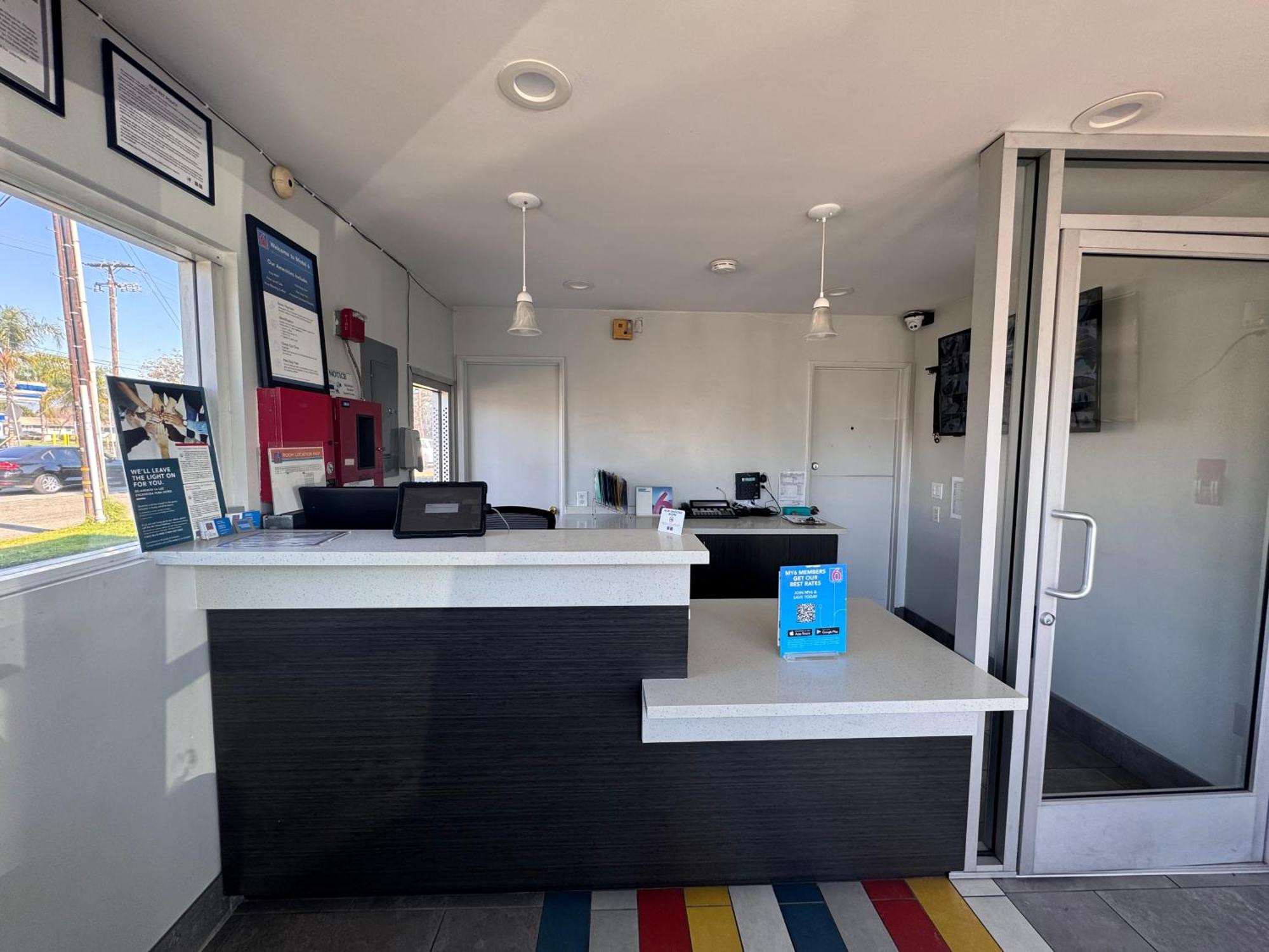 Motel 6 Ontario Airport מראה חיצוני תמונה