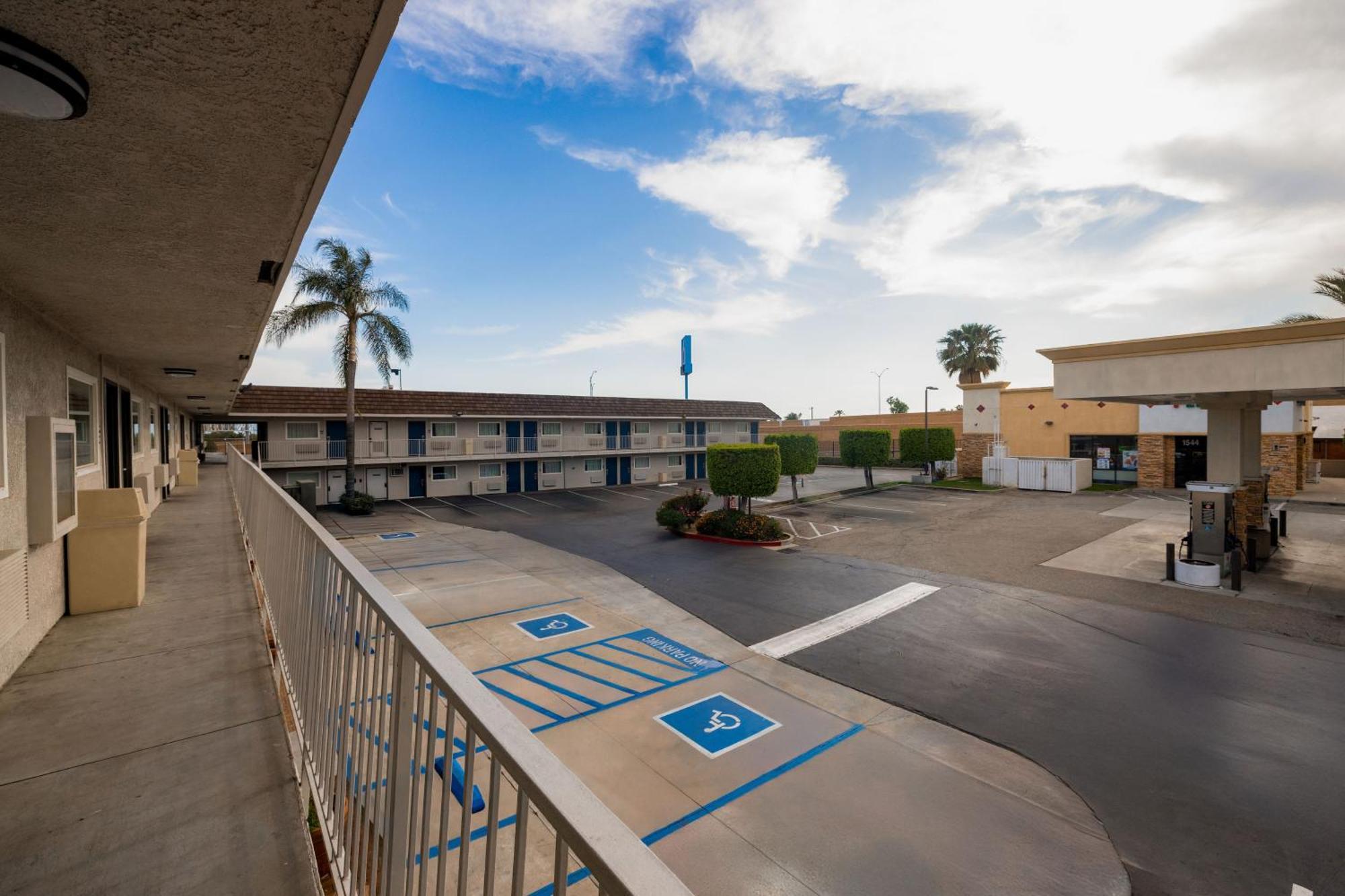 Motel 6 Ontario Airport מראה חיצוני תמונה
