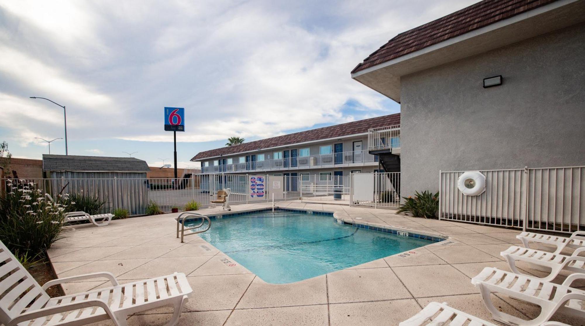 Motel 6 Ontario Airport מראה חיצוני תמונה