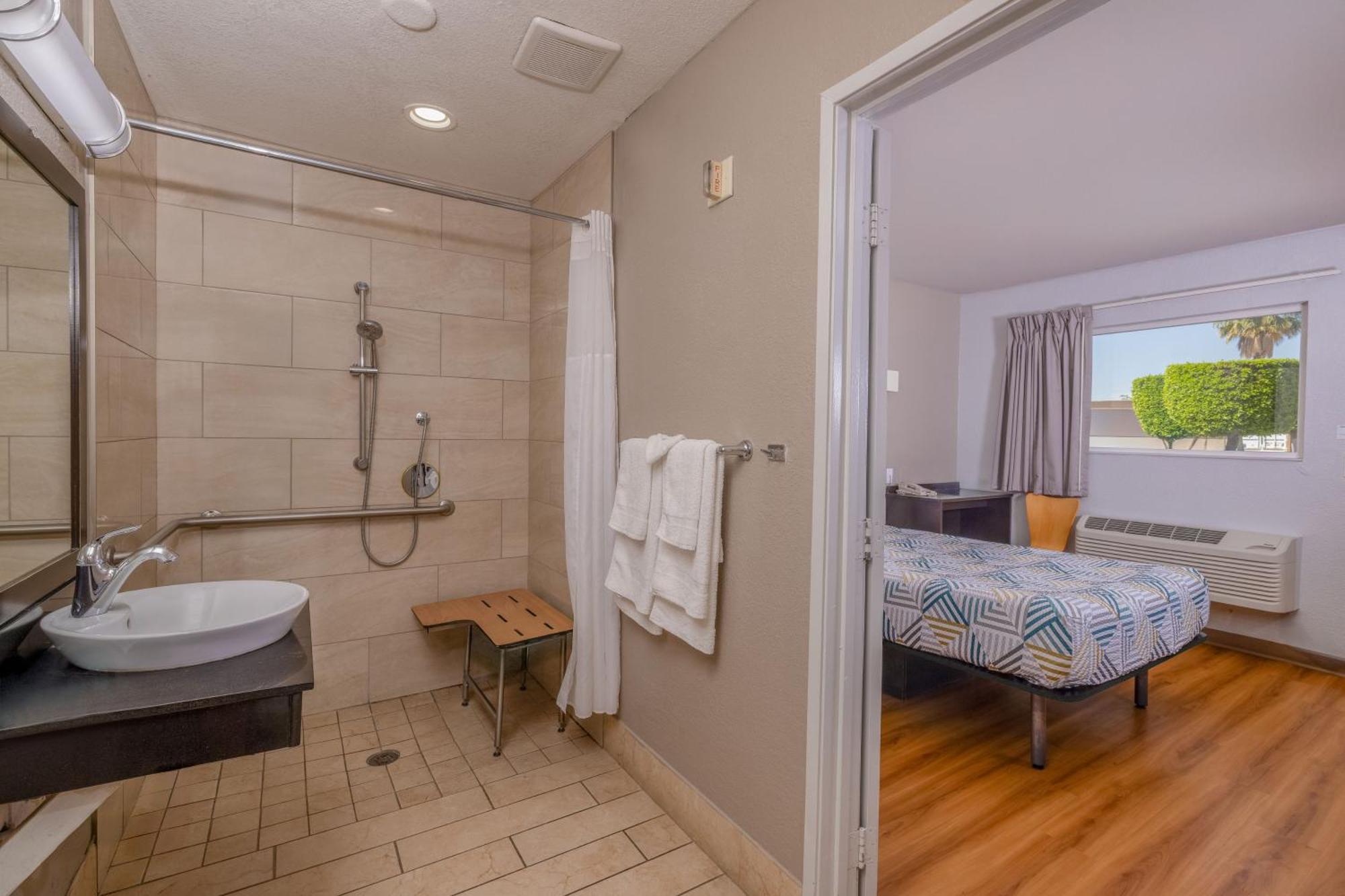 Motel 6 Ontario Airport מראה חיצוני תמונה