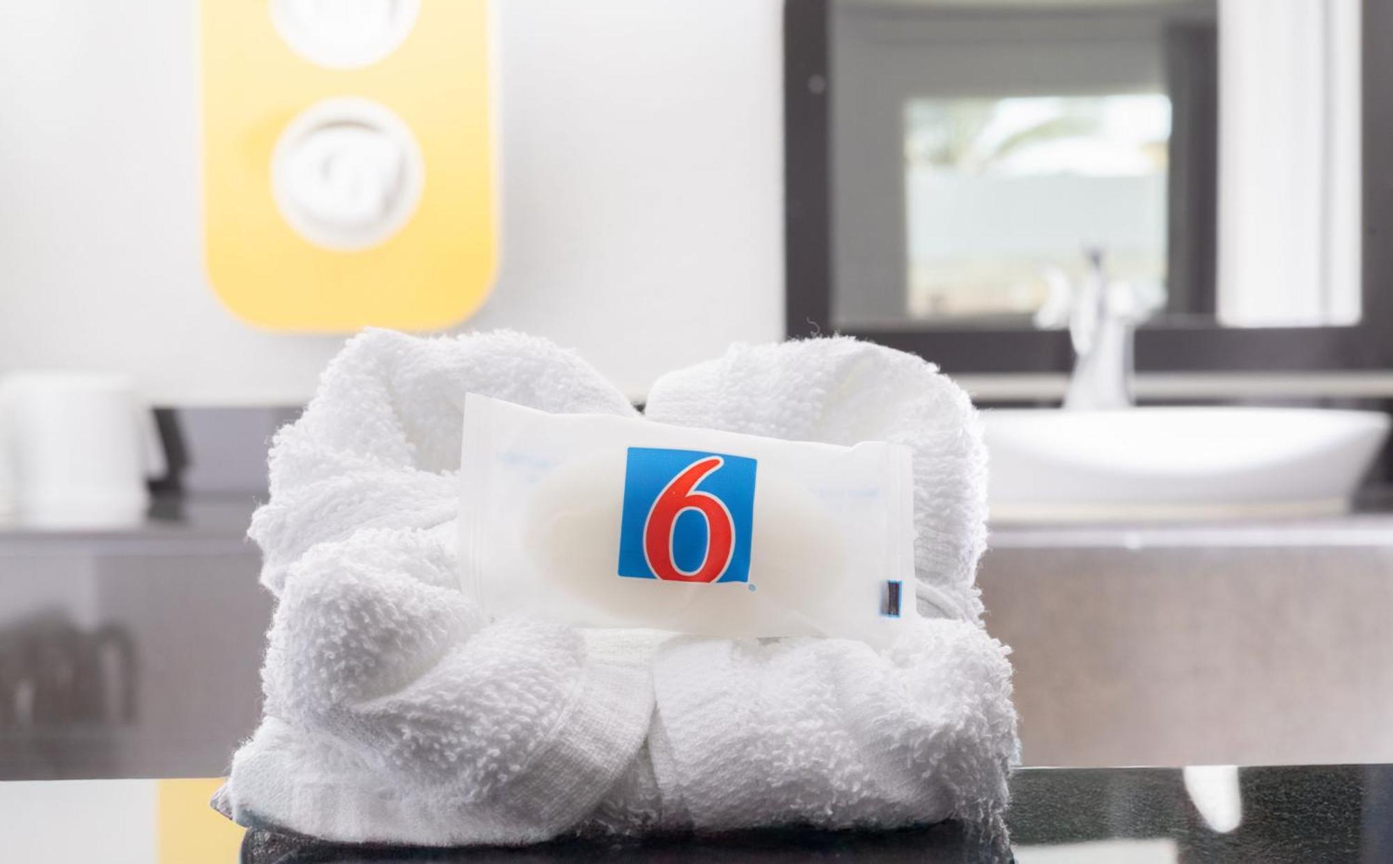 Motel 6 Ontario Airport מראה חיצוני תמונה