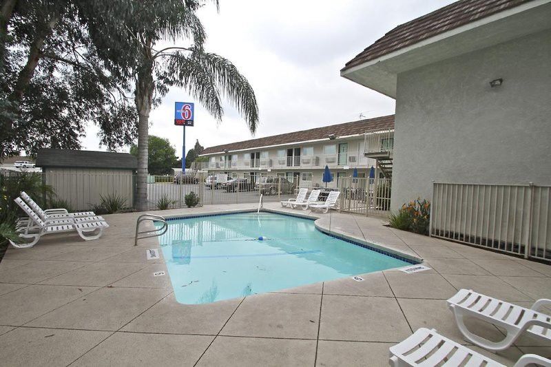 Motel 6 Ontario Airport מראה חיצוני תמונה