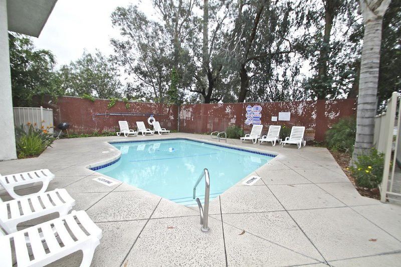 Motel 6 Ontario Airport מראה חיצוני תמונה