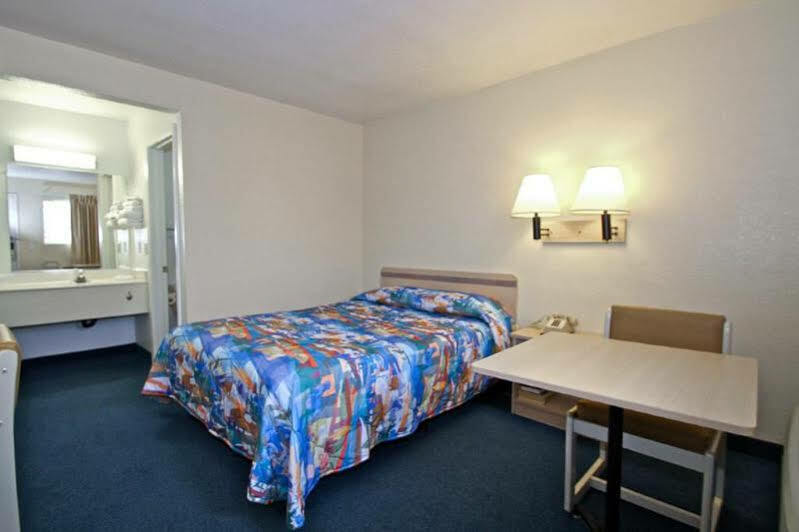 Motel 6 Ontario Airport מראה חיצוני תמונה