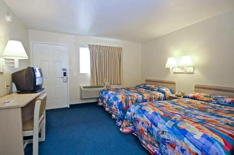 Motel 6 Ontario Airport מראה חיצוני תמונה